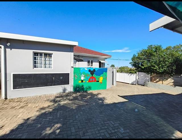 7 BEDROOM HOUSE FOR SALE IN MTHATHA CENTRAL